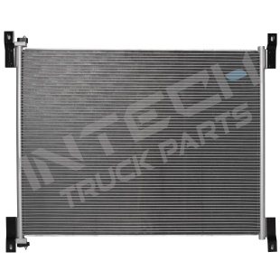 Alternative view of Condenser - 96-07 Kenworth T2000